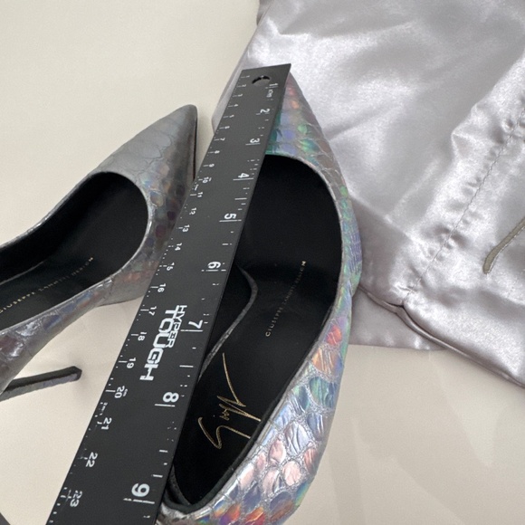 GIUSEPPE Zanotti Silver Iridescent Size 5 -4.25” Heels with Dust Cover - Picture 16 of 17